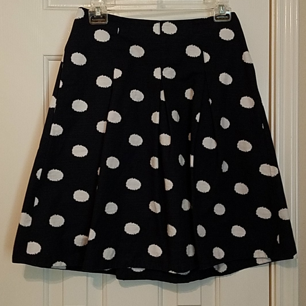 Cute navy, polka dots skirt w pockets